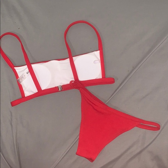 Bikini - Picture 2 of 2